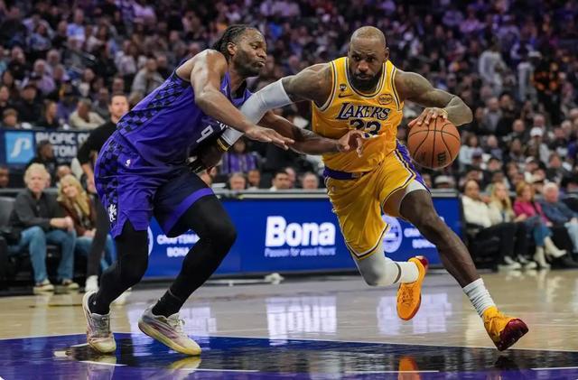 湖人欲补防守盯上亨特或小桥 由Klutch出面能搞定这两笔交易吗？